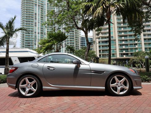 Used 2013 Mercedes-Benz SLK 250 image 25