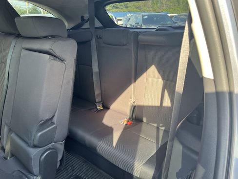 Used 2022 Toyota Highlander LE image 32