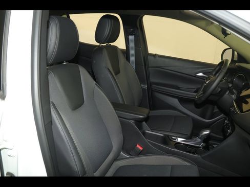 Used 2021 Buick Encore GX Select image 27