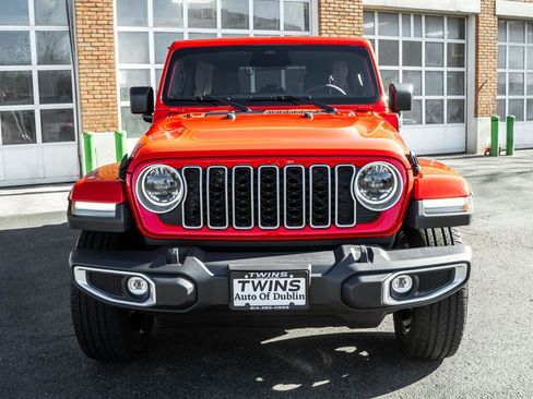 Used 2025 Jeep Wrangler Unlimited Sahara AWD/4WD image 39