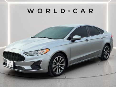 Used 2020 Ford Fusion SE image 7