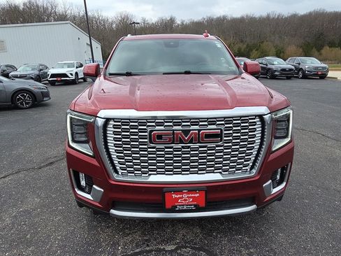 Used 2023 GMC Yukon Denali w/ Denali Reserve Package image 3