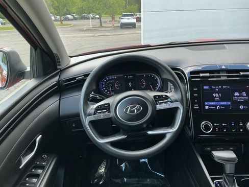 Used 2022 Hyundai Tucson SEL w/ Cargo Package AWD/4WD image 17