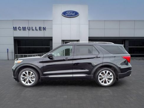 Used 2023 Ford Explorer Platinum w/ Technology Package AWD/4WD image 2