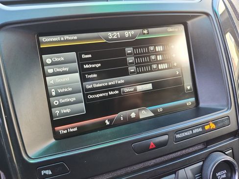 Used 2016 Ford Explorer XLT w/ Equipment Group 202A AWD/4WD image 28