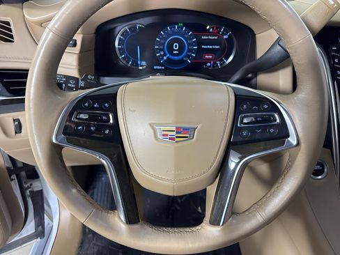 Used 2020 Cadillac Escalade Platinum image 18