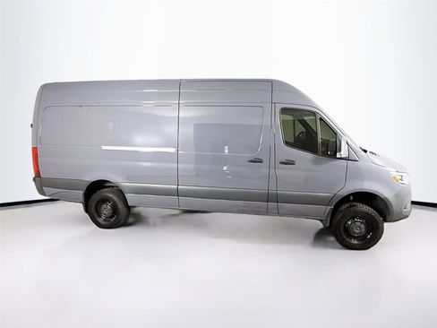 Used 2024 Mercedes-Benz Sprinter 2500 image 17