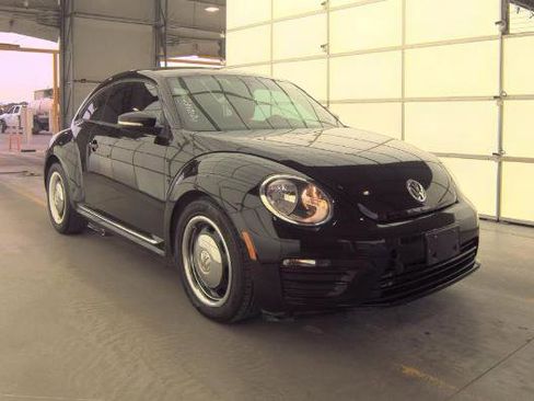 Used 2019 Volkswagen Beetle 2.0T S FWD image 3