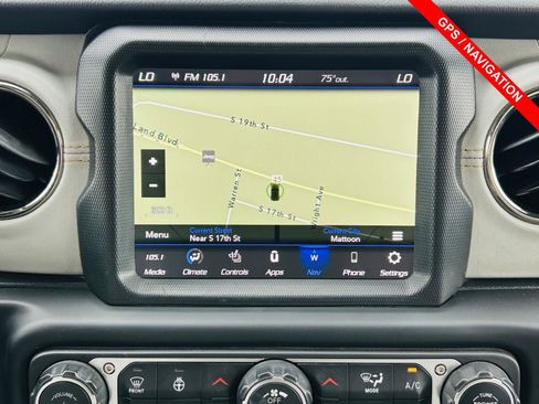 Used 2021 Jeep Wrangler Unlimited Sahara AWD/4WD image 5