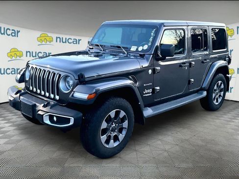 Used 2019 Jeep Wrangler Unlimited Sahara image 2