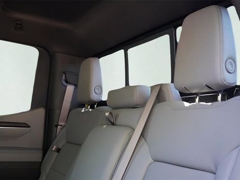 New 2026 GMC Sierra 1500 SLT image 29