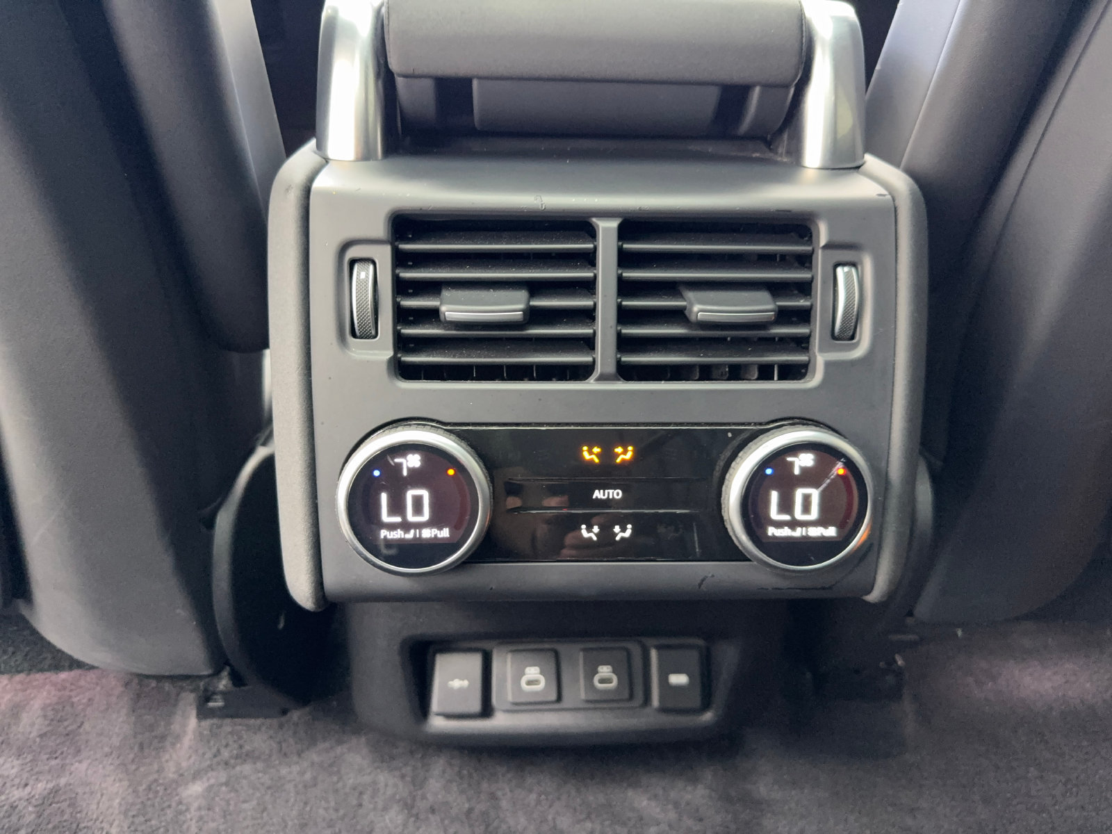 Used 2022 Land Rover Discovery HSE R-Dynamic AWD/4WD image 41