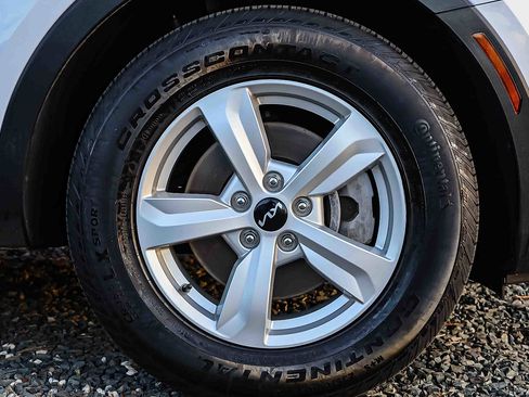 Certified 2024 Kia Sorento LX FWD image 27