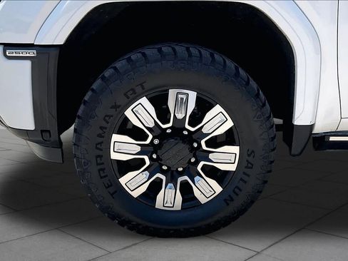 Used 2024 GMC Sierra 2500 Denali w/ Denali Reserve Package AWD/4WD image 11