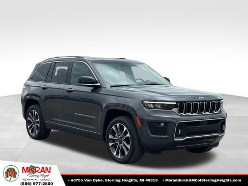 Used 2022 Jeep Grand Cherokee Overland AWD/4WD image 6