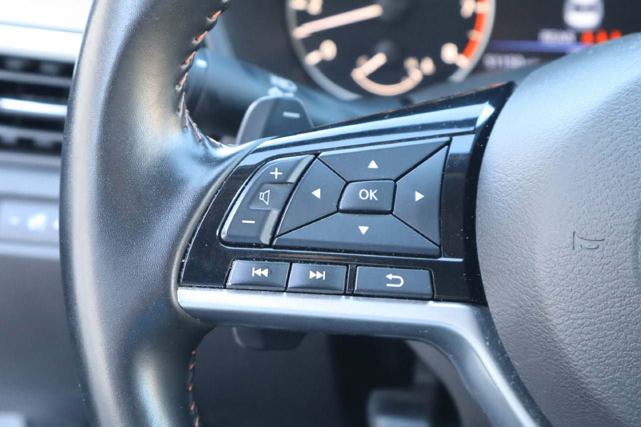Used 2025 Nissan Altima 2.5 SR FWD image 12