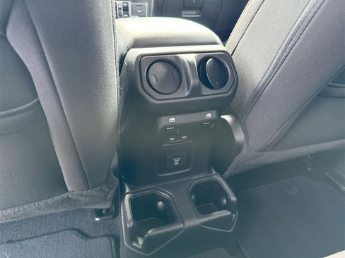 Used 2023 Jeep Gladiator Overland image 20