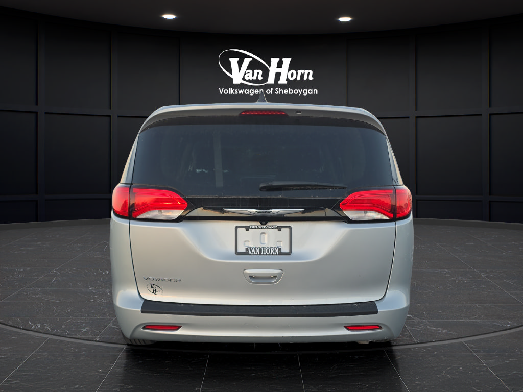 Used 2023 Chrysler Voyager LX FWD image 6