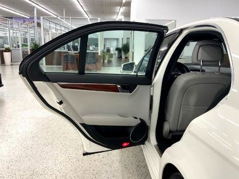 Used 2011 Mercedes-Benz C 300 4dr Sdn C 300 Sport RWD image 31