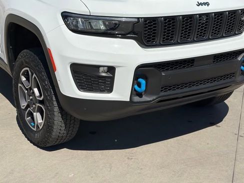 Used 2023 Jeep Grand Cherokee Trailhawk w/ Advanced Protech Group II image 9