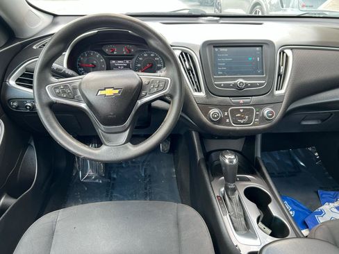 Used 2017 Chevrolet Malibu LS w/ LPO, Convenience Package 2 FWD image 17