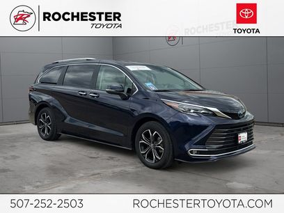 Certified 2025 Toyota Sienna Platinum