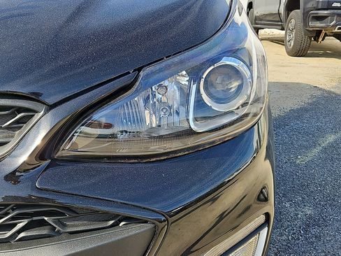 Certified 2022 Chevrolet Spark LT w/ Spark Special Edition FWD image 9