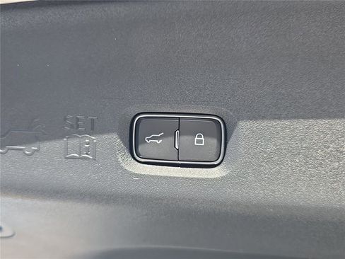 New 2026 Lincoln Navigator Black Label AWD/4WD image 9