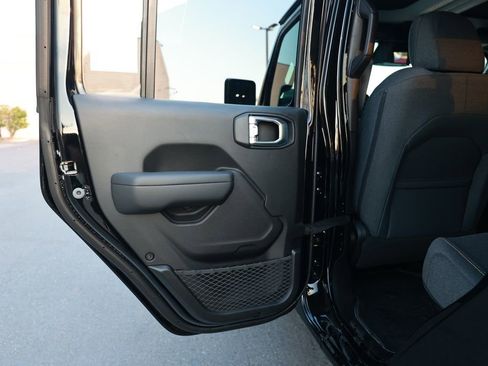 New 2026 Jeep Gladiator Sport AWD/4WD image 30