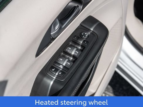 Used 2024 Chrysler Pacifica Touring-L FWD image 20