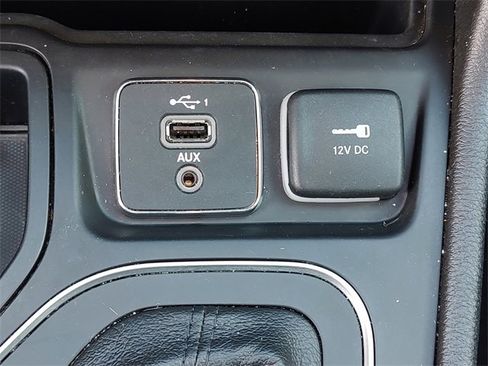 Certified 2021 Jeep Cherokee Latitude Lux w/ Comfort/Convenience Group image 20