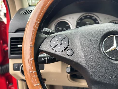 Used 2011 Mercedes-Benz GLK 350 4MATIC image 18