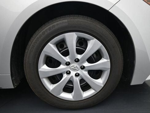 Used 2023 Toyota Corolla LE FWD image 11