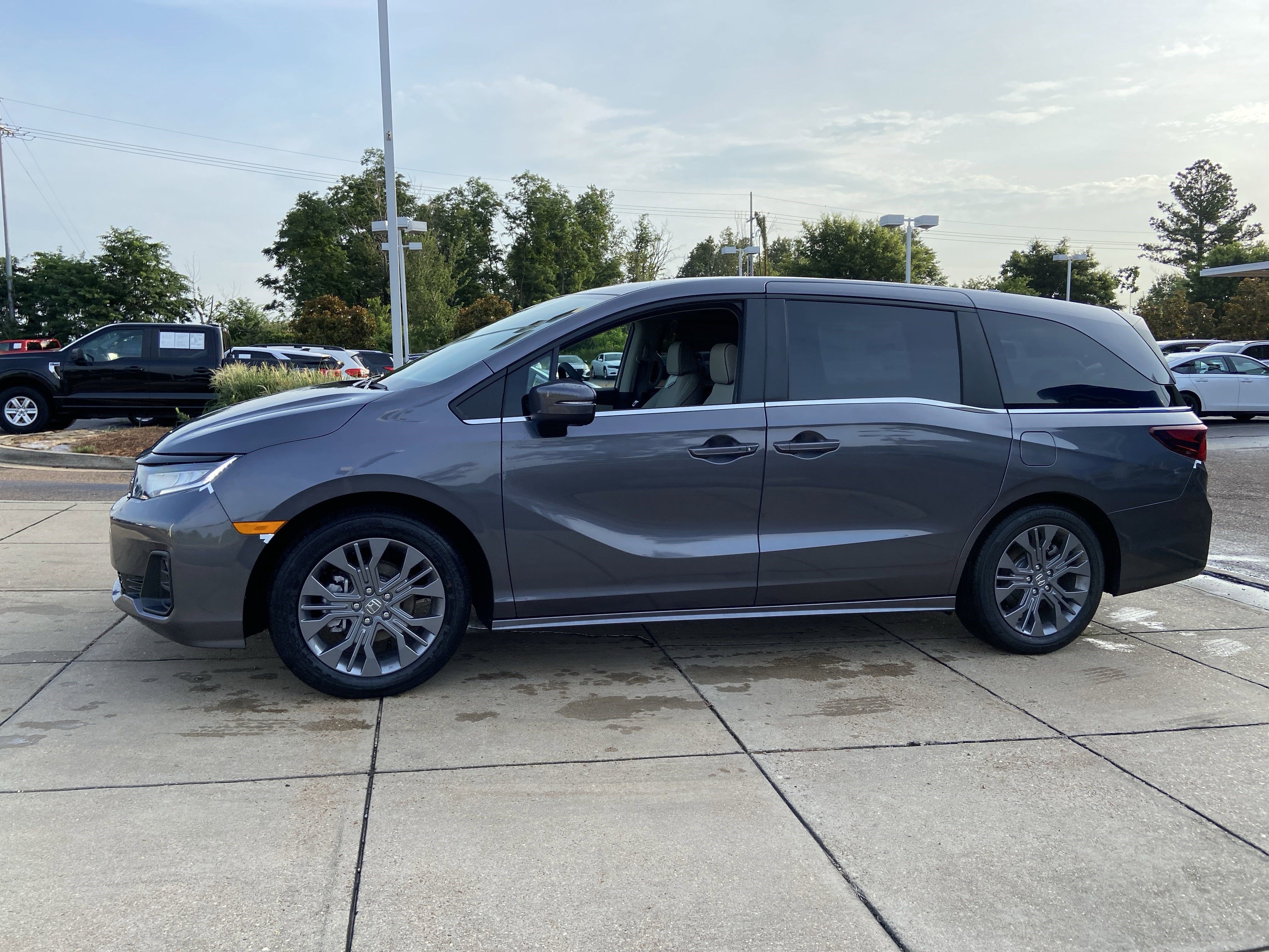 New 2027 Honda Odyssey Touring image 5