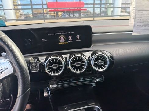 Used 2022 Mercedes-Benz CLA 250 image 9