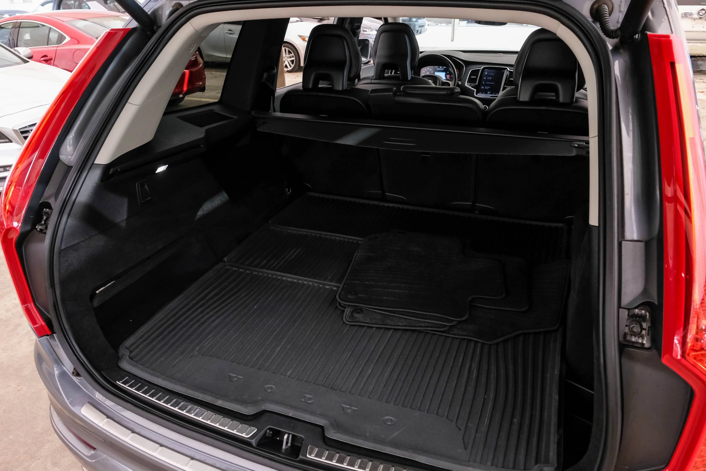 Used 2017 Volvo XC90 T5 Momentum w/ Vision Package FWD image 54
