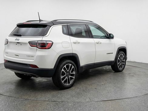 Used 2025 Jeep Compass Trailhawk AWD/4WD image 9