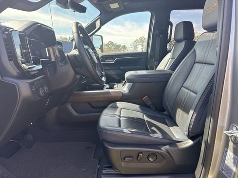 Used 2025 Chevrolet Silverado 3500 High Country w/ High Country Premium Package image 11