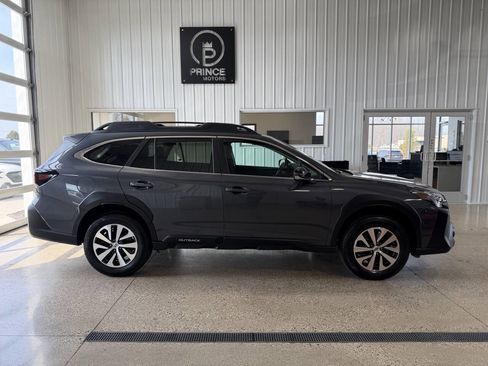 Used 2024 Subaru Outback Premium image 5