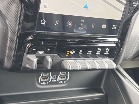 Used 2023 RAM 1500 Limited w/ Body Color Bumper Group AWD/4WD image 32