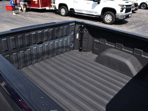 Used 2023 GMC Sierra 1500 SLT w/ SLT Convenience Package AWD/4WD image 28
