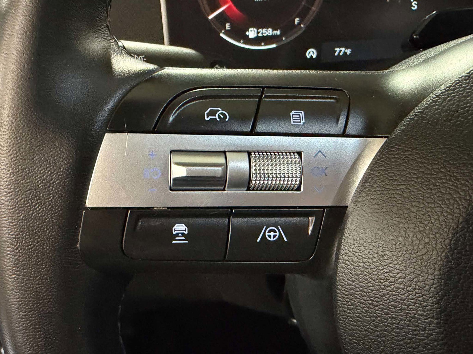 Certified 2025 Hyundai Tucson SEL AWD/4WD image 17