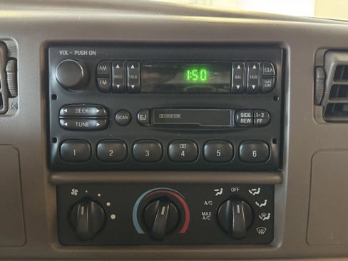 Used 1999 Ford F250 XLT image 23