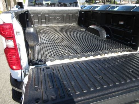 Used 2024 Chevrolet Silverado 2500 LT AWD/4WD image 27