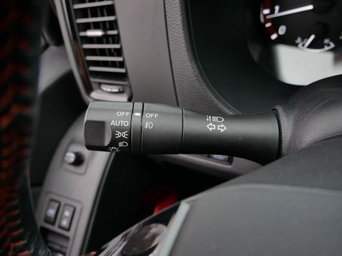 Used 2024 Nissan Frontier PRO-4X w/ Technology Package image 29