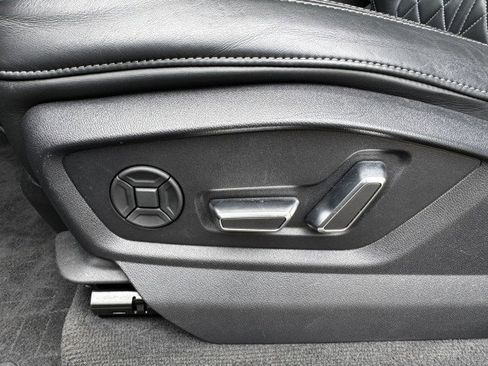 Used 2020 Audi SQ7 Premium Plus w/ Driver Assistance Package image 22