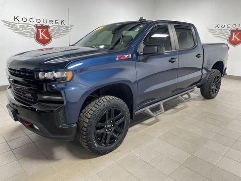 Used 2021 Chevrolet Silverado 1500 LT Trail Boss w/ Convenience Package II image 3