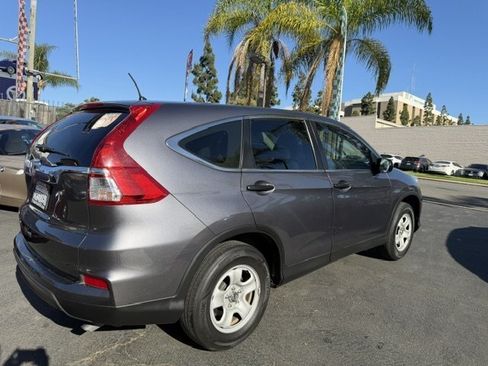 Used 2016 Honda CR-V LX image 2