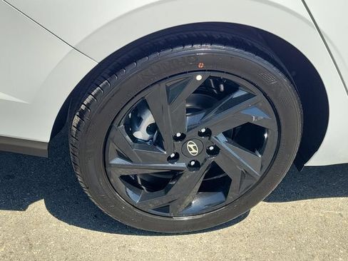 New 2026 Hyundai Elantra SEL Sport FWD image 30