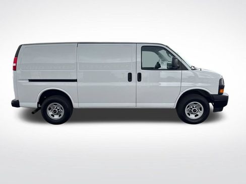 Used 2023 GMC Savana 3500 w/ Driver Convenience Package RWD image 6